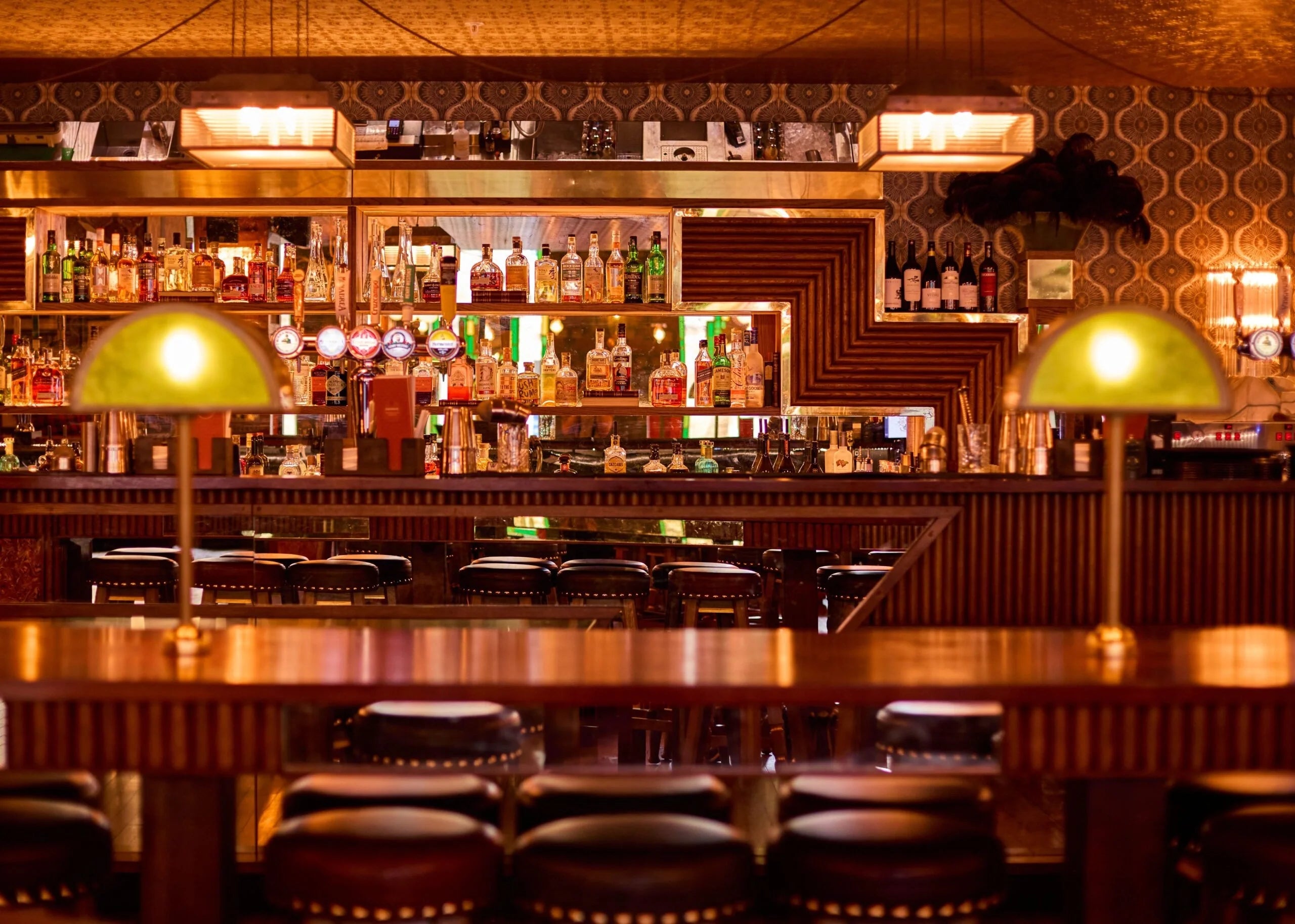 cosy and warm ambiance in a bar with warm lights