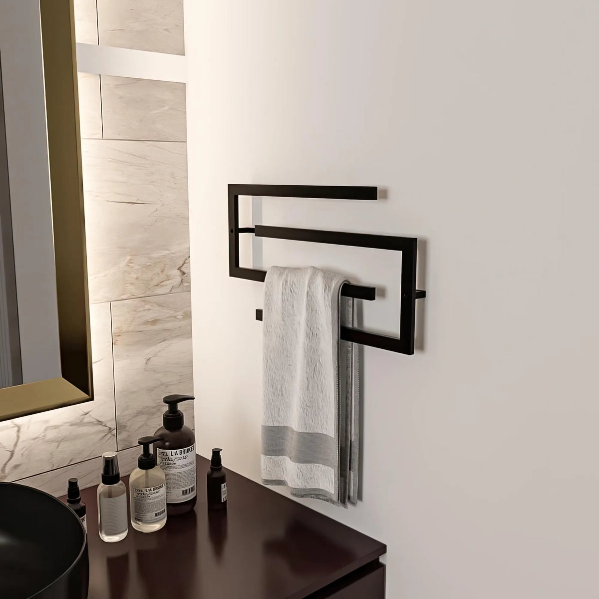 Minimalist Brass Towel Rack: Modern Wall-Mounted Towel Bar